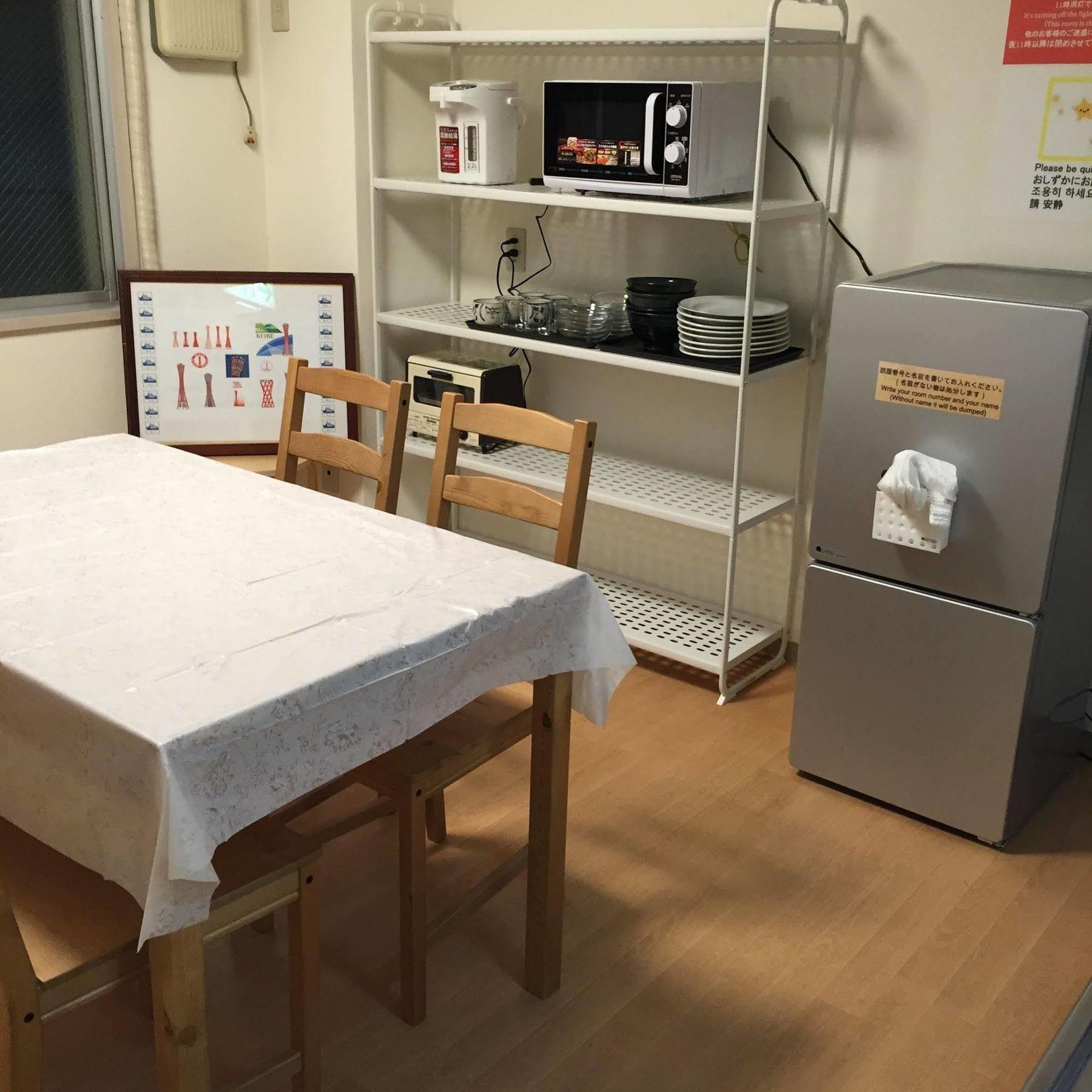 T&K Hostel Kobe Sannomiya East Екстер'єр фото