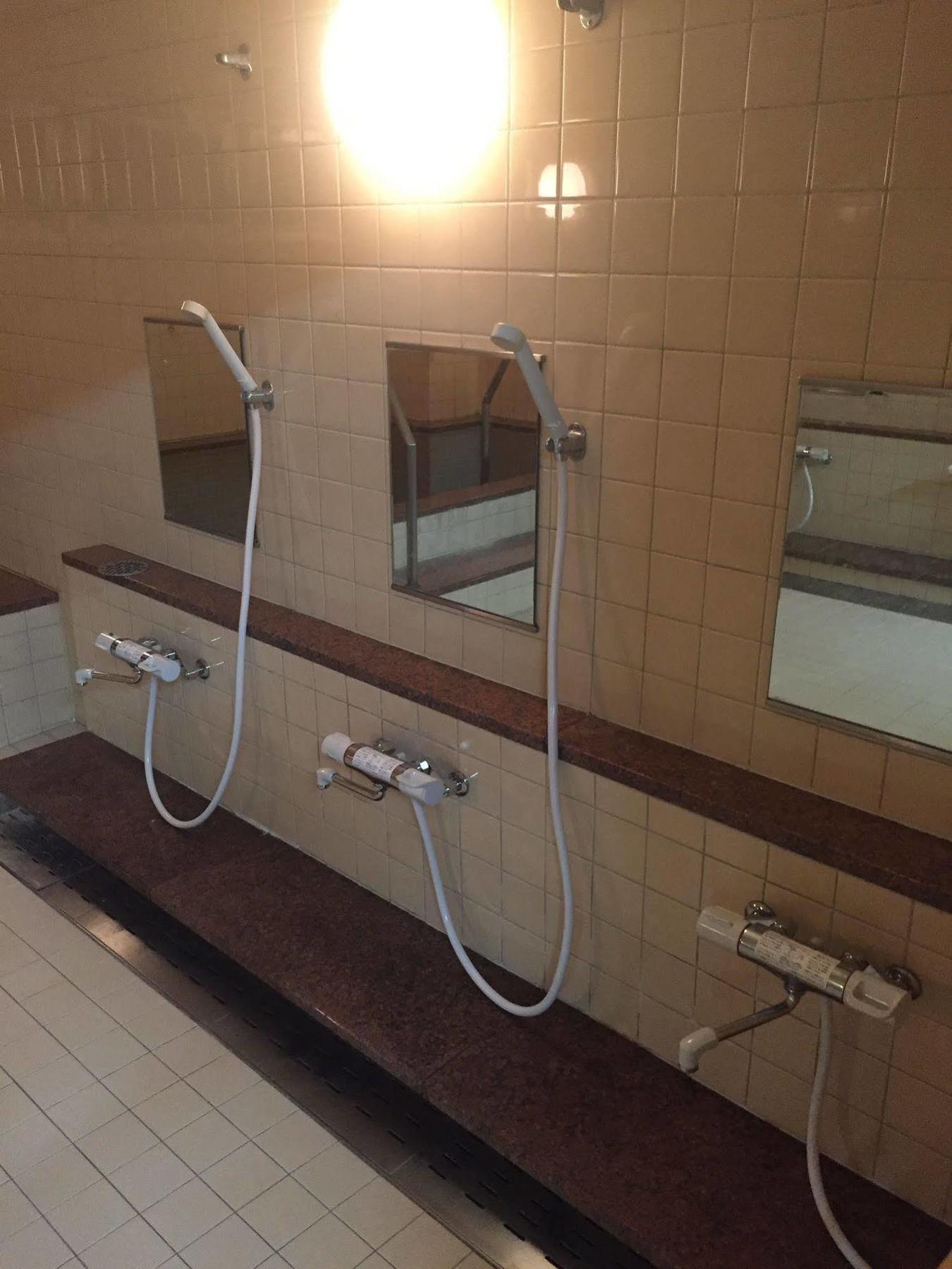 T&K Hostel Kobe Sannomiya East Екстер'єр фото