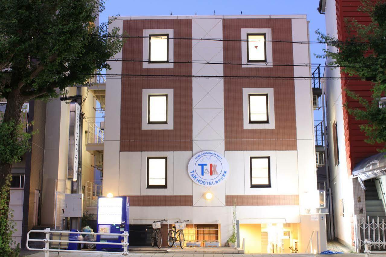 T&K Hostel Kobe Sannomiya East Екстер'єр фото