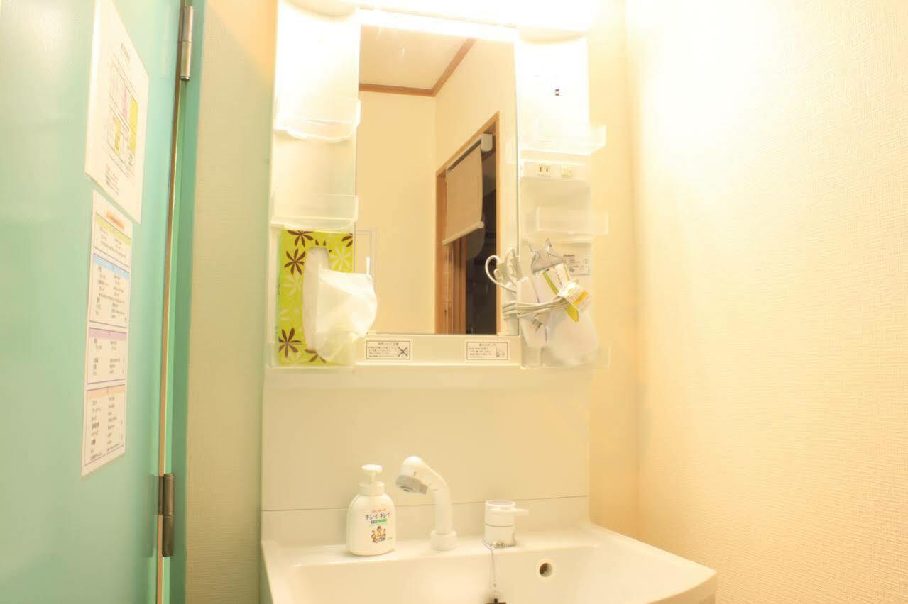 T&K Hostel Kobe Sannomiya East Екстер'єр фото