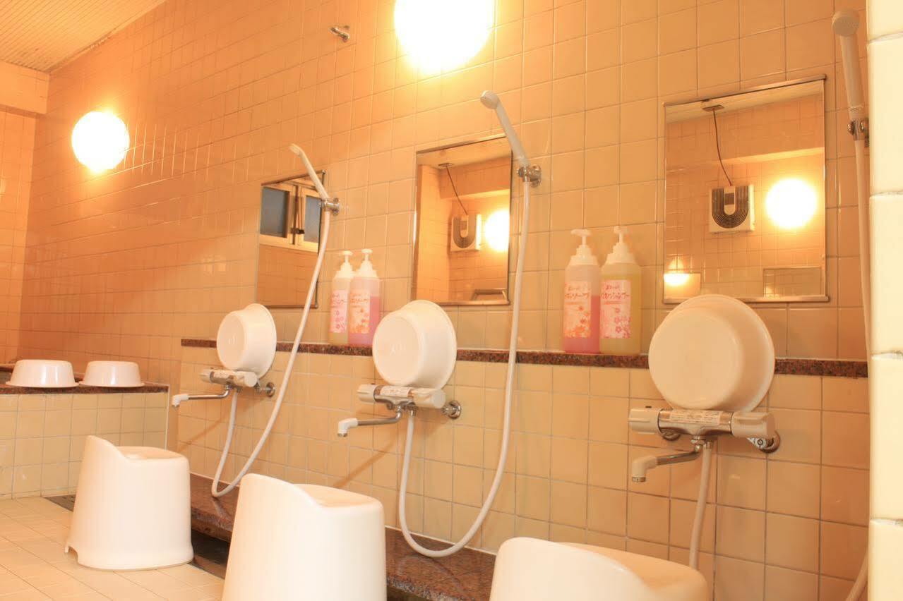 T&K Hostel Kobe Sannomiya East Екстер'єр фото